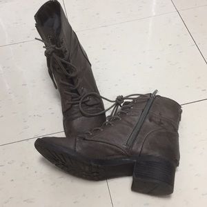 Grey/Brown Distressed Style Boots